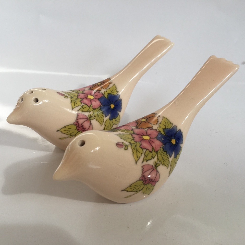 Birds Vintage Ceramic Salt & Pepper Shakers Floral Pattern 5 1/2" Long - Picture 2 of 7